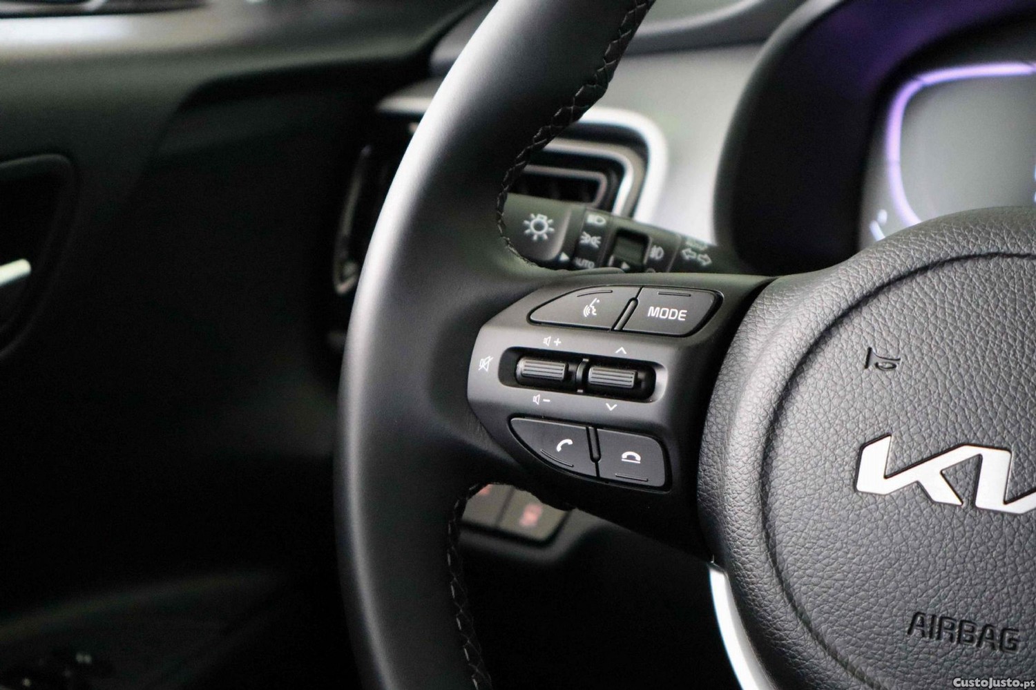 Kia Stonic 1.0 T-GDI Drive 7DCT — fotografia 17