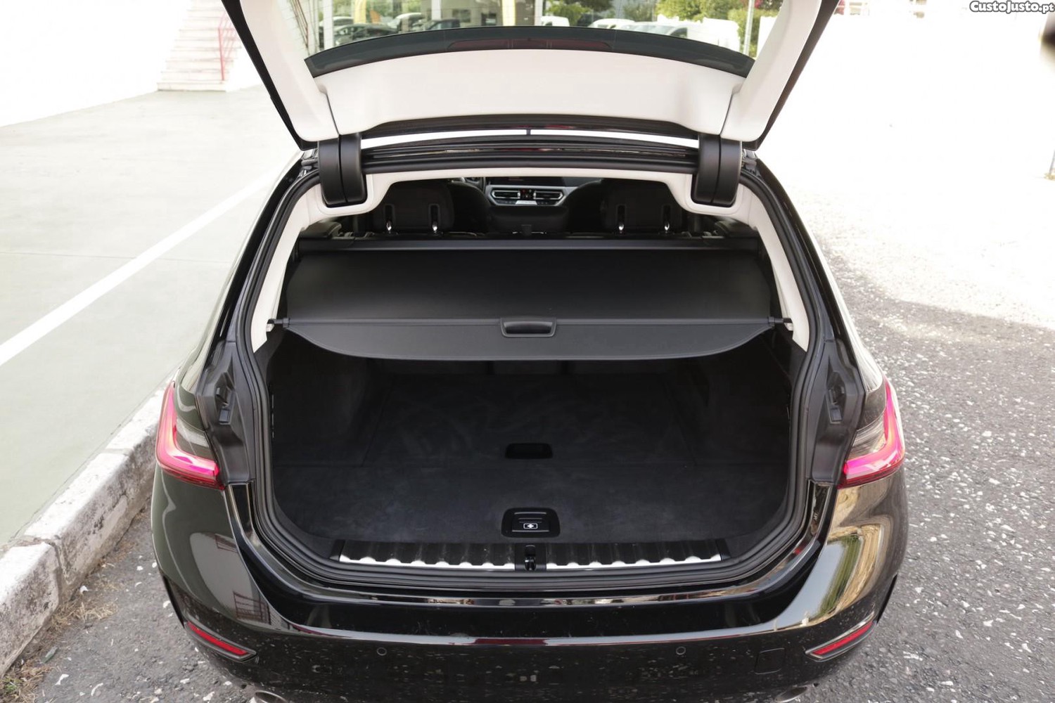 BMW 318 d Touring Advantage Auto 150cv — fotografia 46