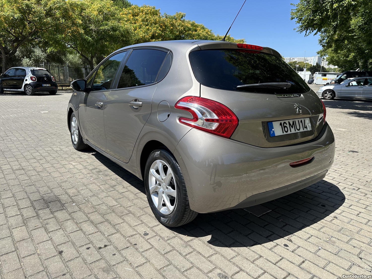 Peugeot 208 1.4 Hdi — fotografia 10