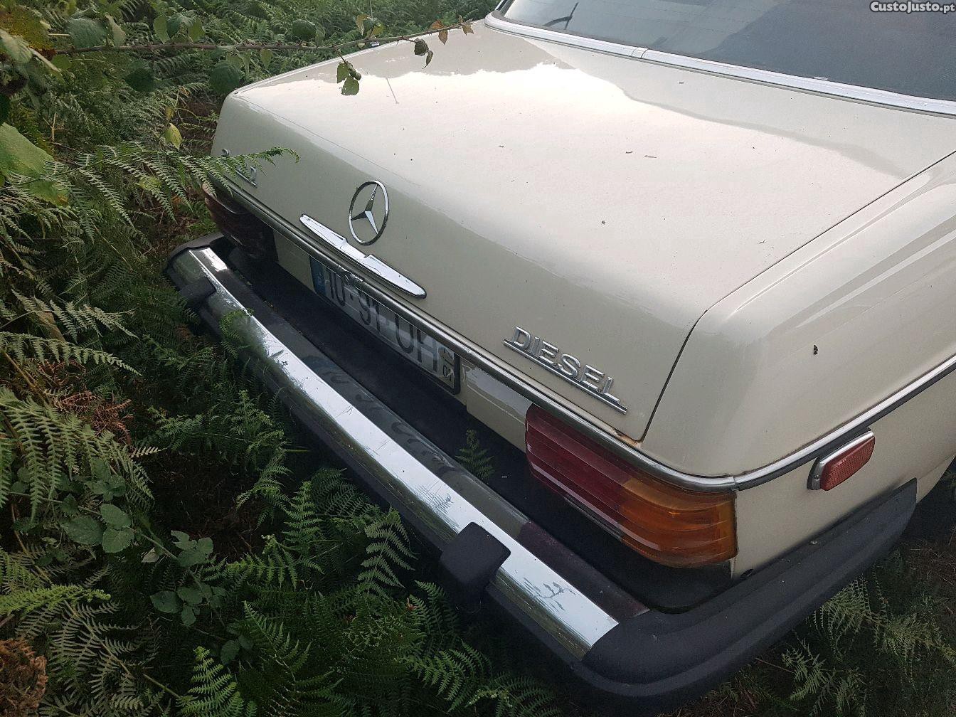 Mercedes-Benz 240 W115/8 — fotografia 10