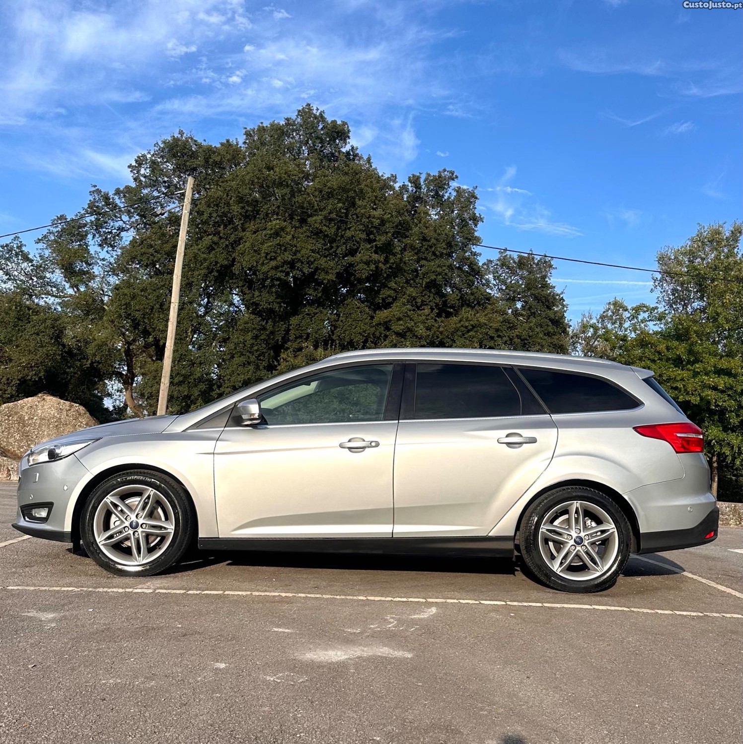 Ford Focus III Turnier — fotografia 9