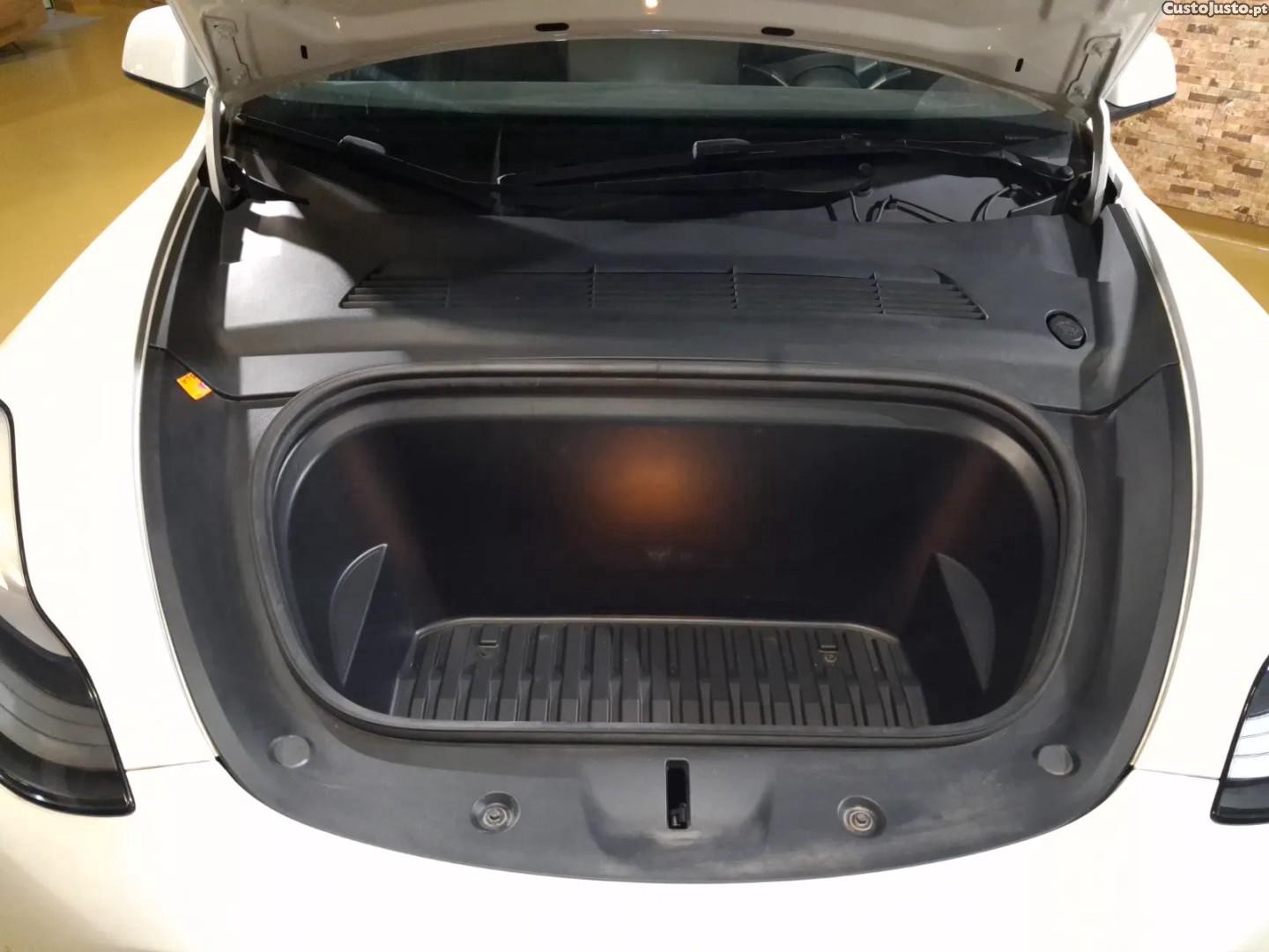 Tesla Model Y RWD — fotografia 9