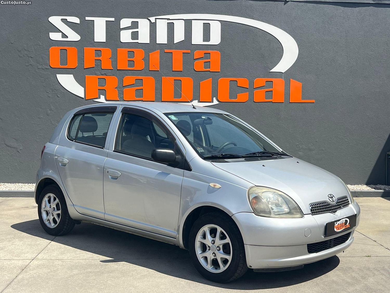 Toyota Yaris 1.0 Base C/Radio — fotografia 11