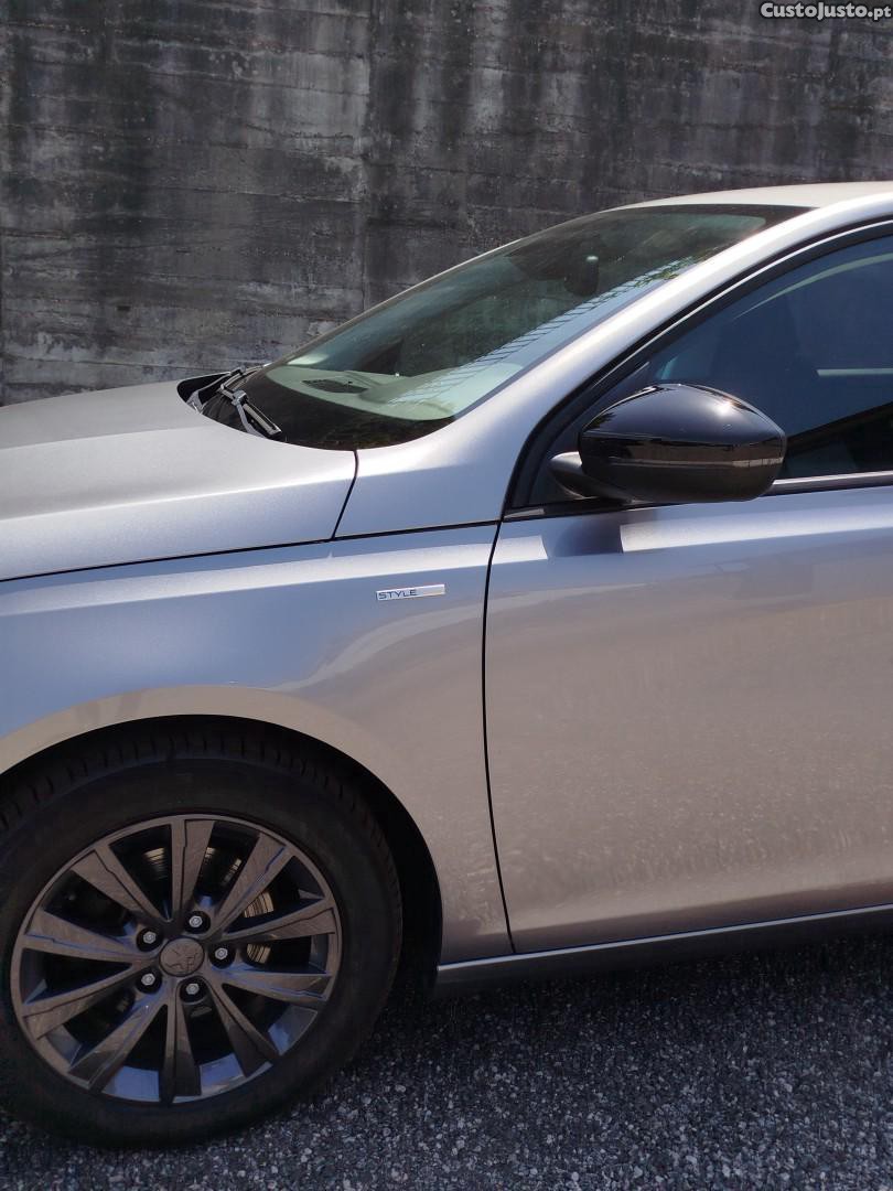 Peugeot 308 1.2 PureTech Style — fotografia 14