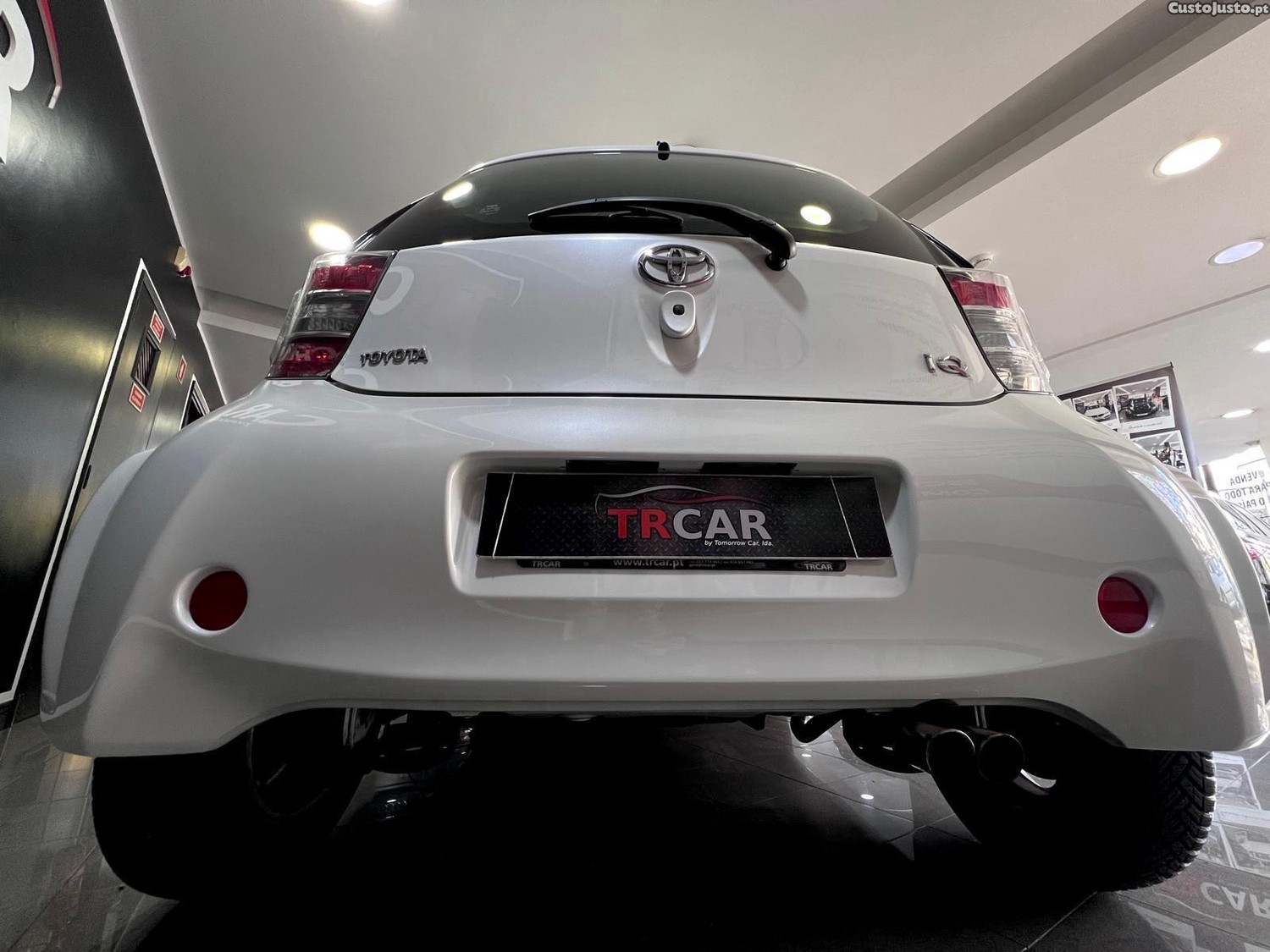 Toyota iQ 1.0 VVT-i 2 EP - 09 foto 3