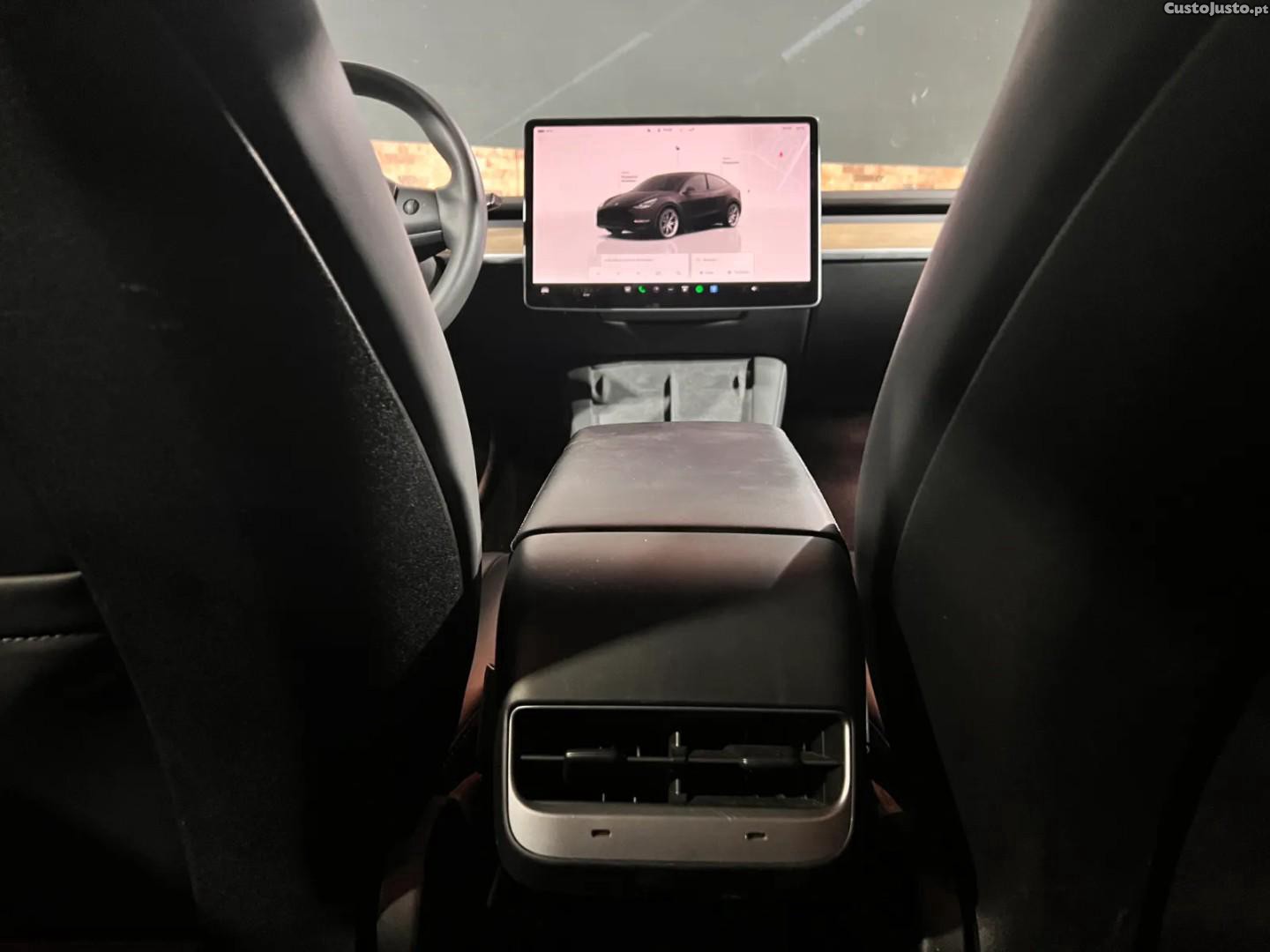Tesla Model Y RWD — fotografia 4