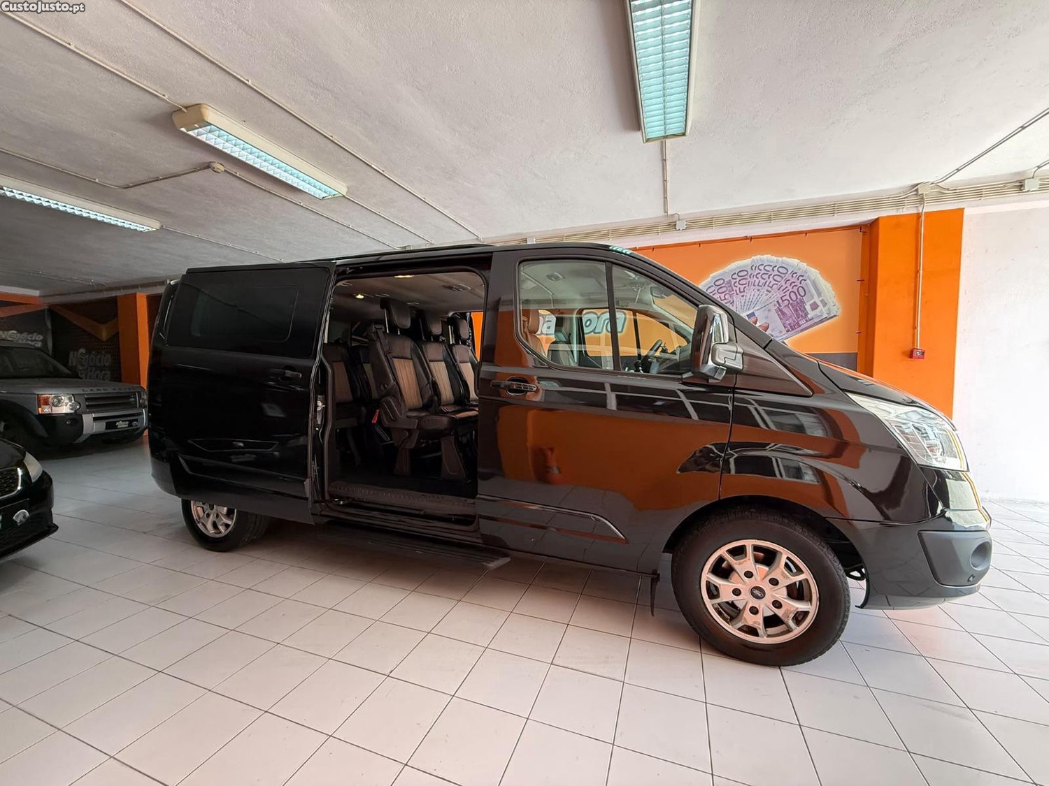 Ford Tourneo Custom 2.2 Duratorq TDCI 9 Lugares - 09 — photo 5