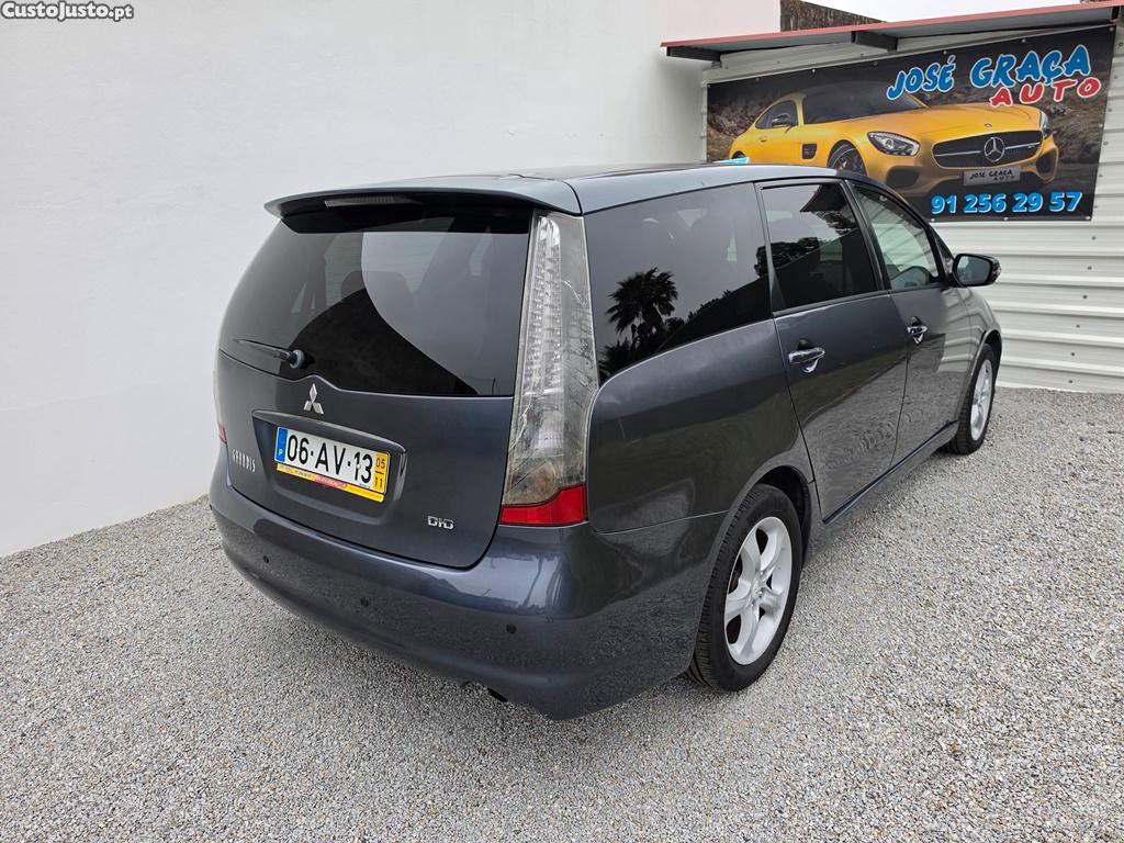 Mitsubishi Grandis 2.0DiD 136Cv 7 Lugares 11/2005 — fotografia 13