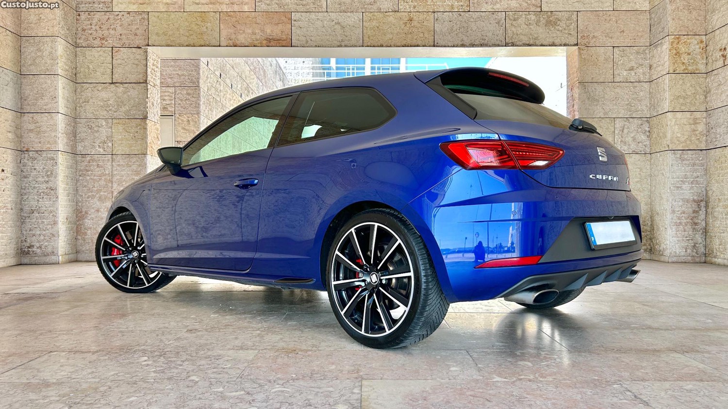 SEAT Leon SC Cupra 300 Performance — fotografia 11