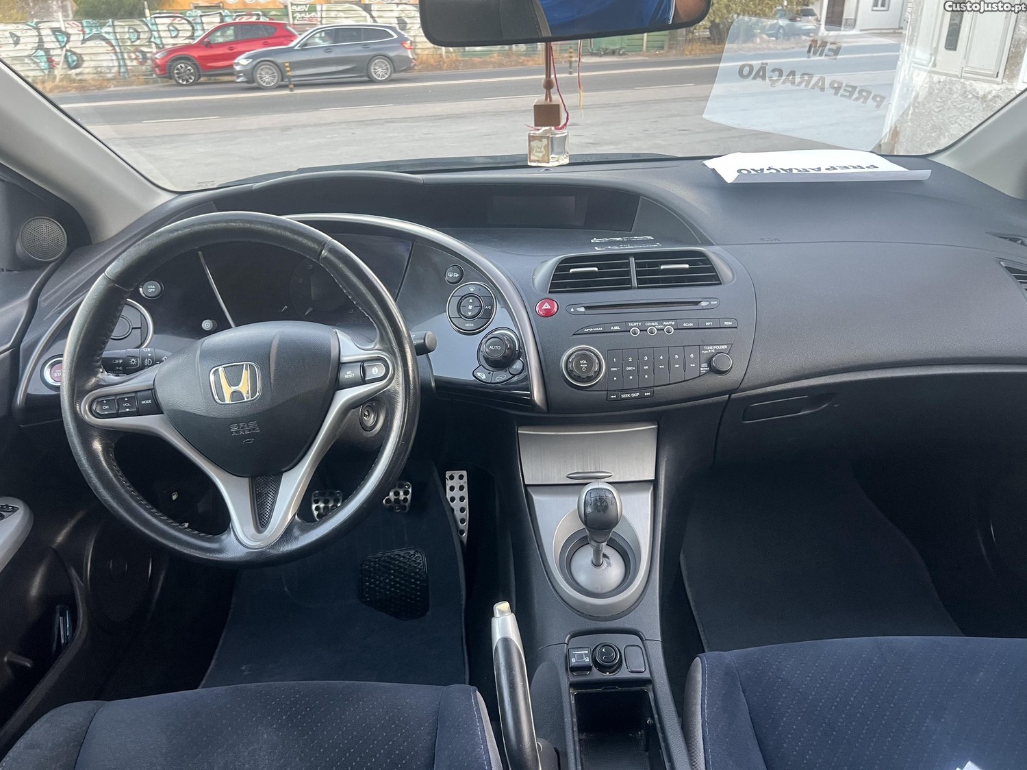 Honda Civic 1.4 — fotografia 3