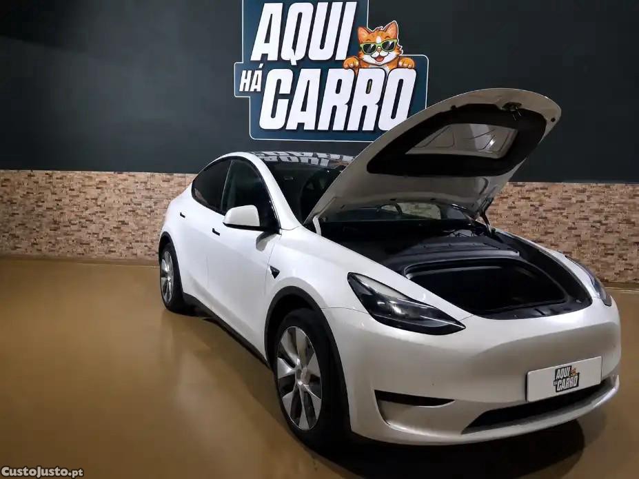 Tesla Model Y RWD — fotografia 10