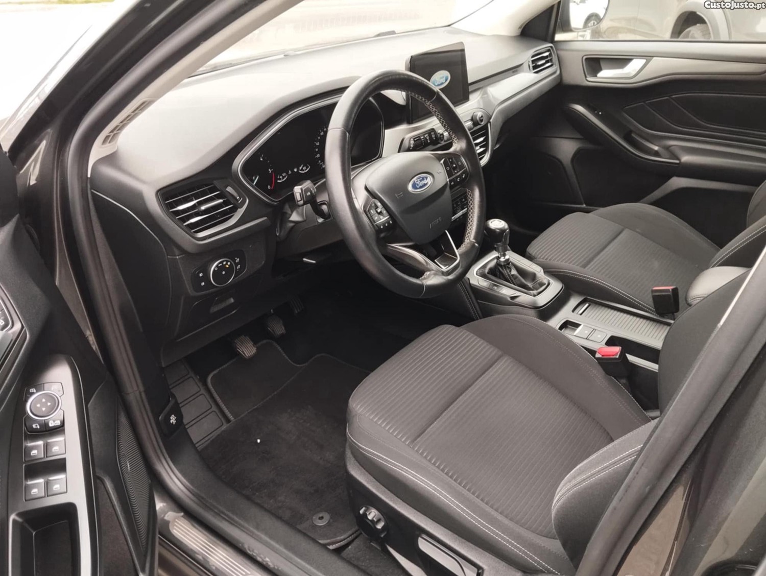 Ford Focus 1.5 tdci ecoblue titanium 120cv — fotografia 5