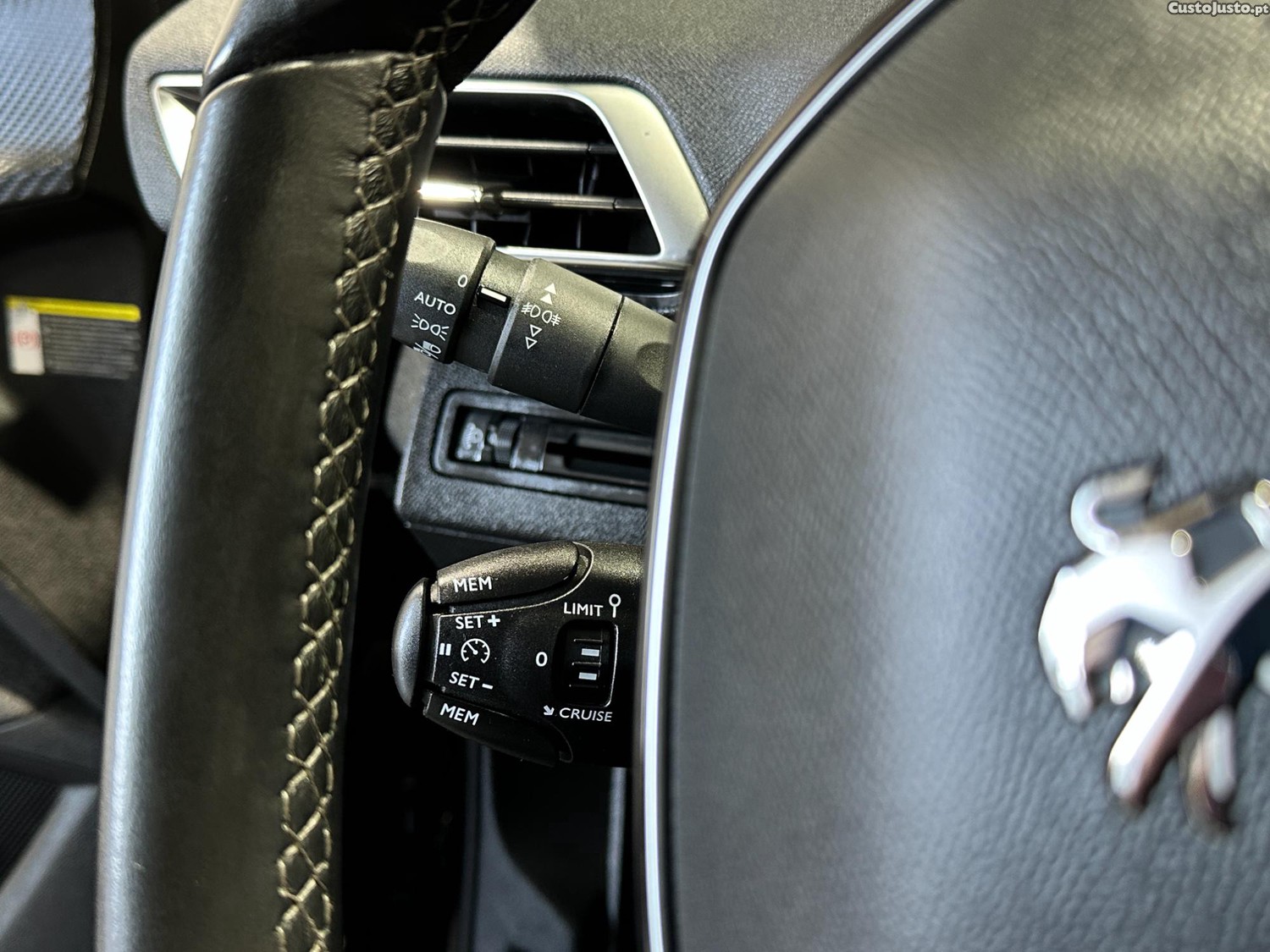 Peugeot 3008 1.5 BLUEHDI ACTIVE 130CV - NACIONAL - — fotografia 19