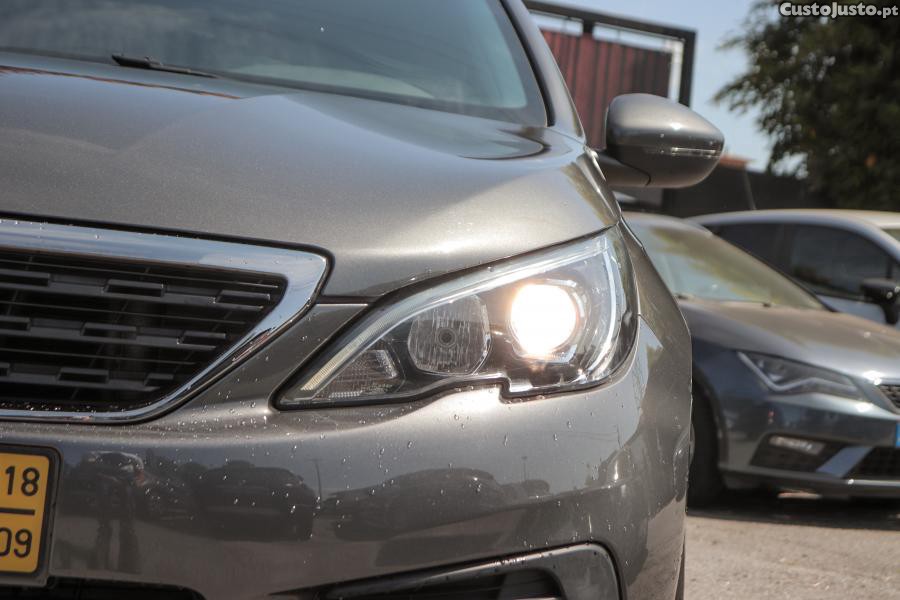 Peugeot 308 1.5 BlueHDi Style — photo 2