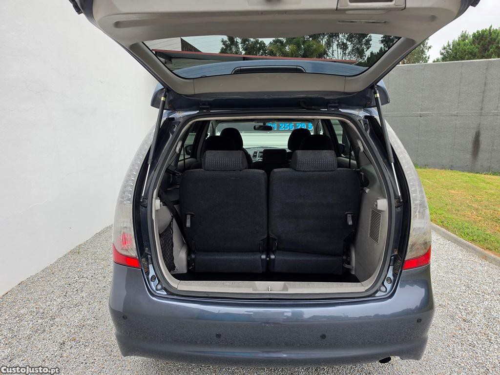 Mitsubishi Grandis 2.0DiD 136Cv 7 Lugares 11/2005 — fotografia 11