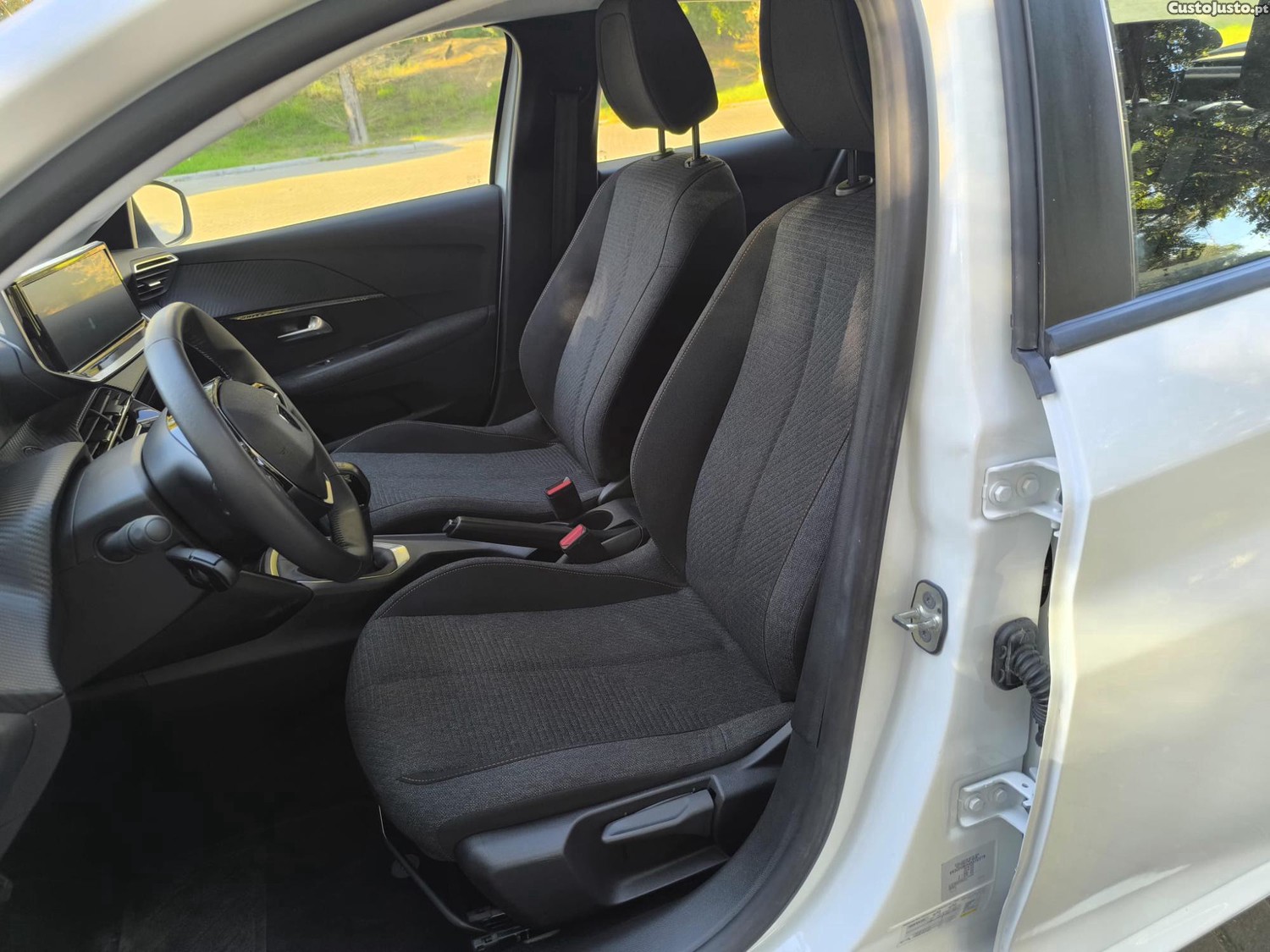 Peugeot 208 1.2 PureTech SE Style - 24 — photo 4