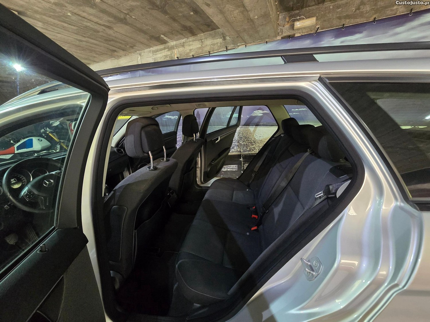 Mercedes-Benz C 200 CDi Avantgarde BE — fotografia 12