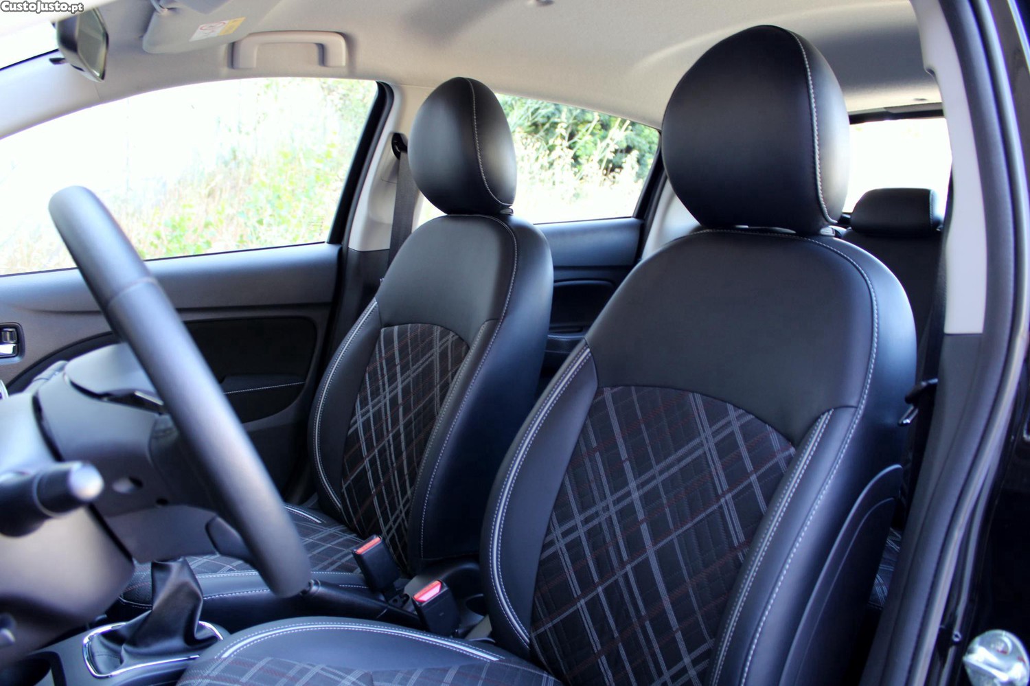 Mitsubishi Space Star Intense Connect Edition — fotografia 8