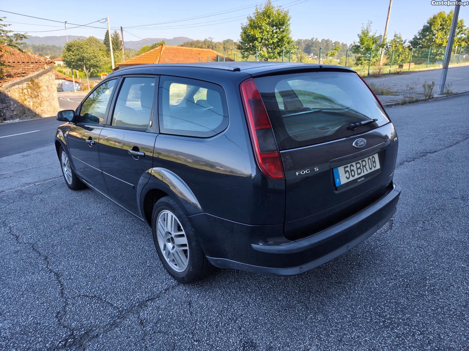 Ford Focus 1.6 tdci 5lugares - 06 foto 3