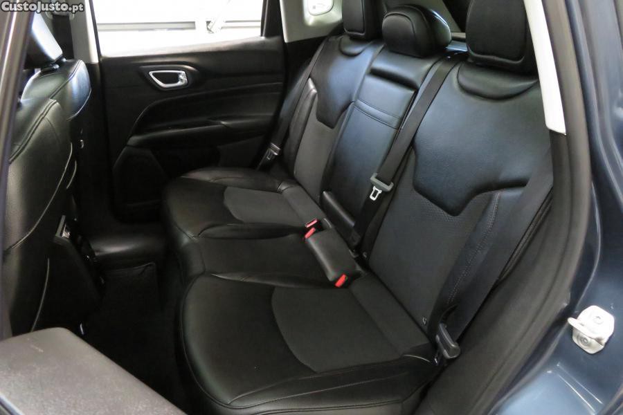 Jeep Compass 1.3 TG Trailhawk — fotografia 13
