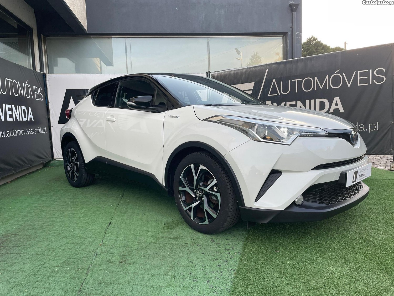 Toyota C-HR 1.8 HSD Exclusive+Pack Luxury - 19 foto 3