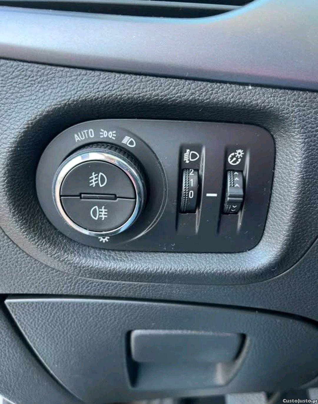 Opel Astra 1.5 cdti ano 2020 — fotografia 4