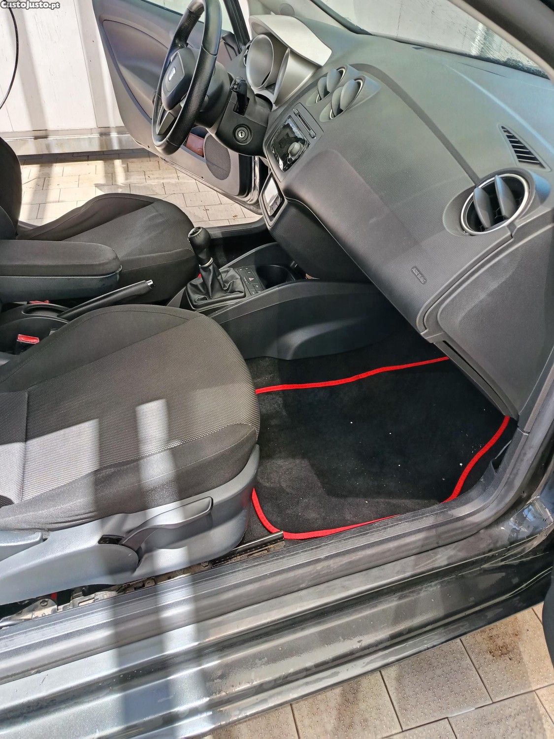 SEAT Ibiza Sport coupé 1.4 — fotografia 3