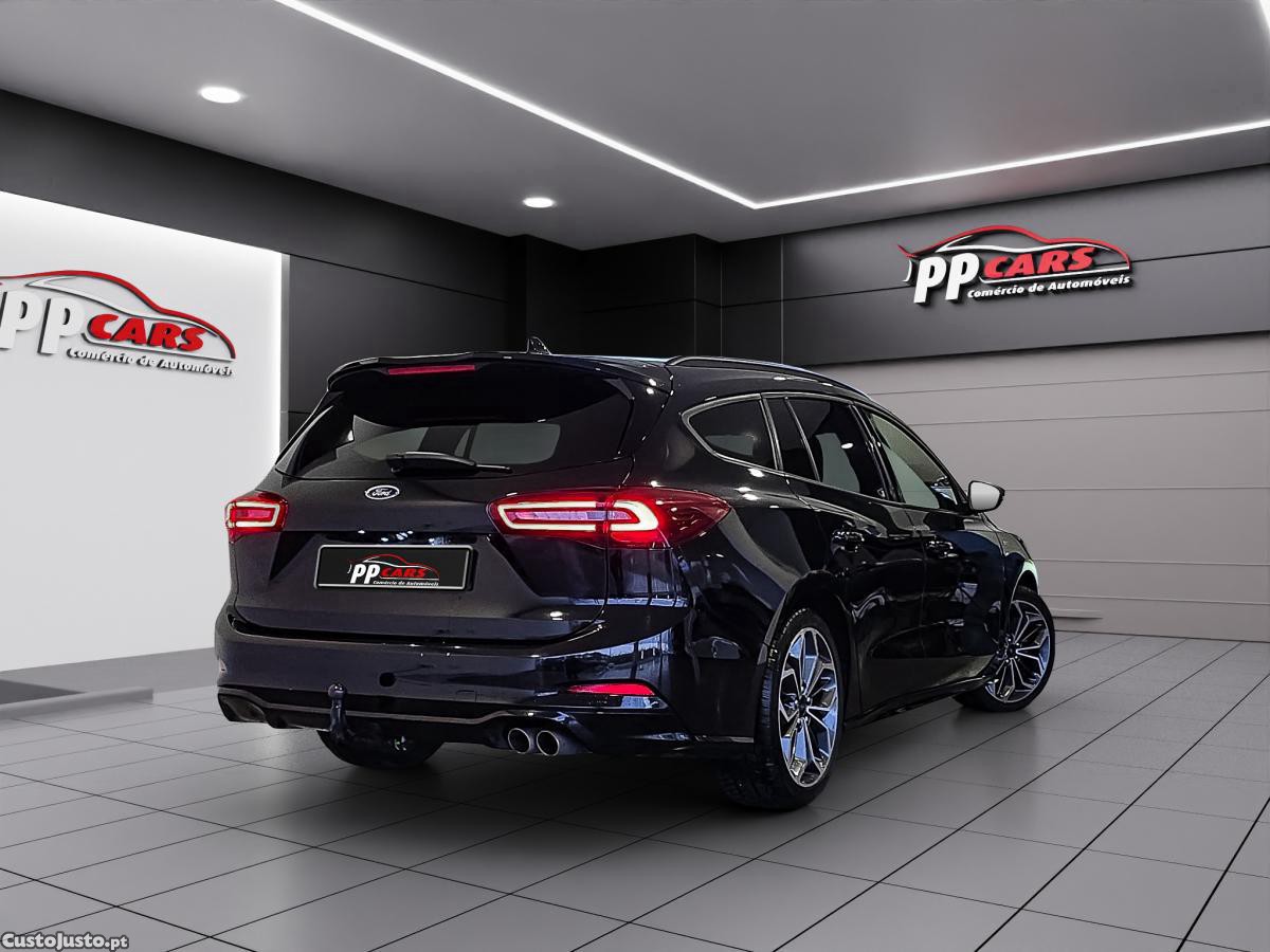 Ford Focus 1.0 EcoBoost MHEV ST — fotografia 14