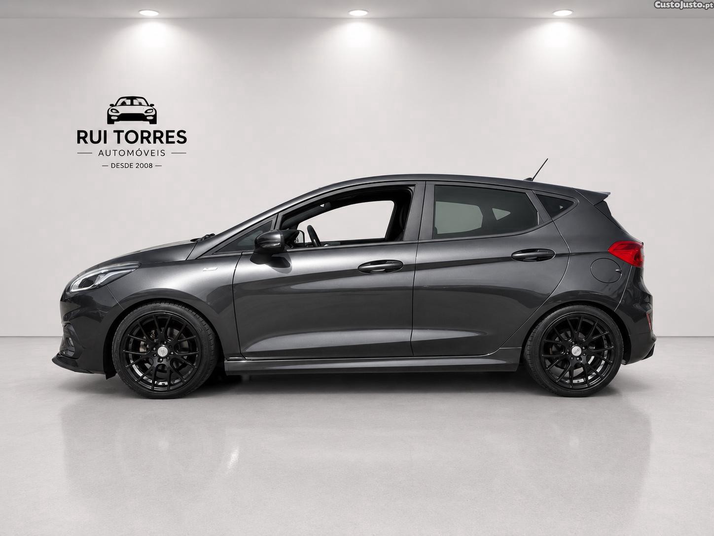 Ford Fiesta 1.0 ECOBOOST ST LINE — fotografia 2
