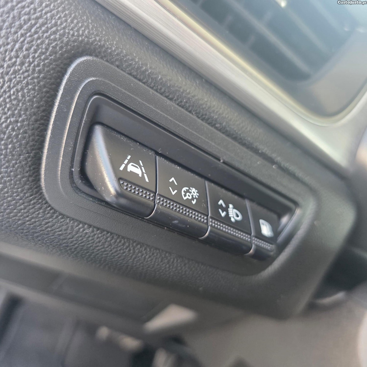 Renault Captur 1.6 E-Tech Plug-In Exclusive — fotografia 6