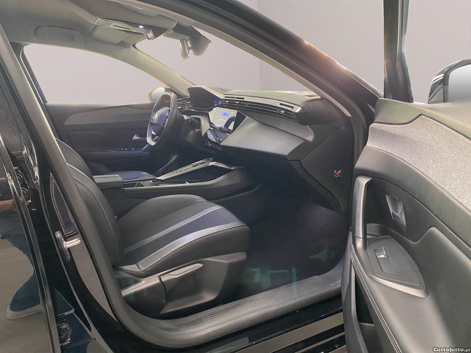 Peugeot 308 SW 1.2 PureTech Allure EAT8 — fotografia 7