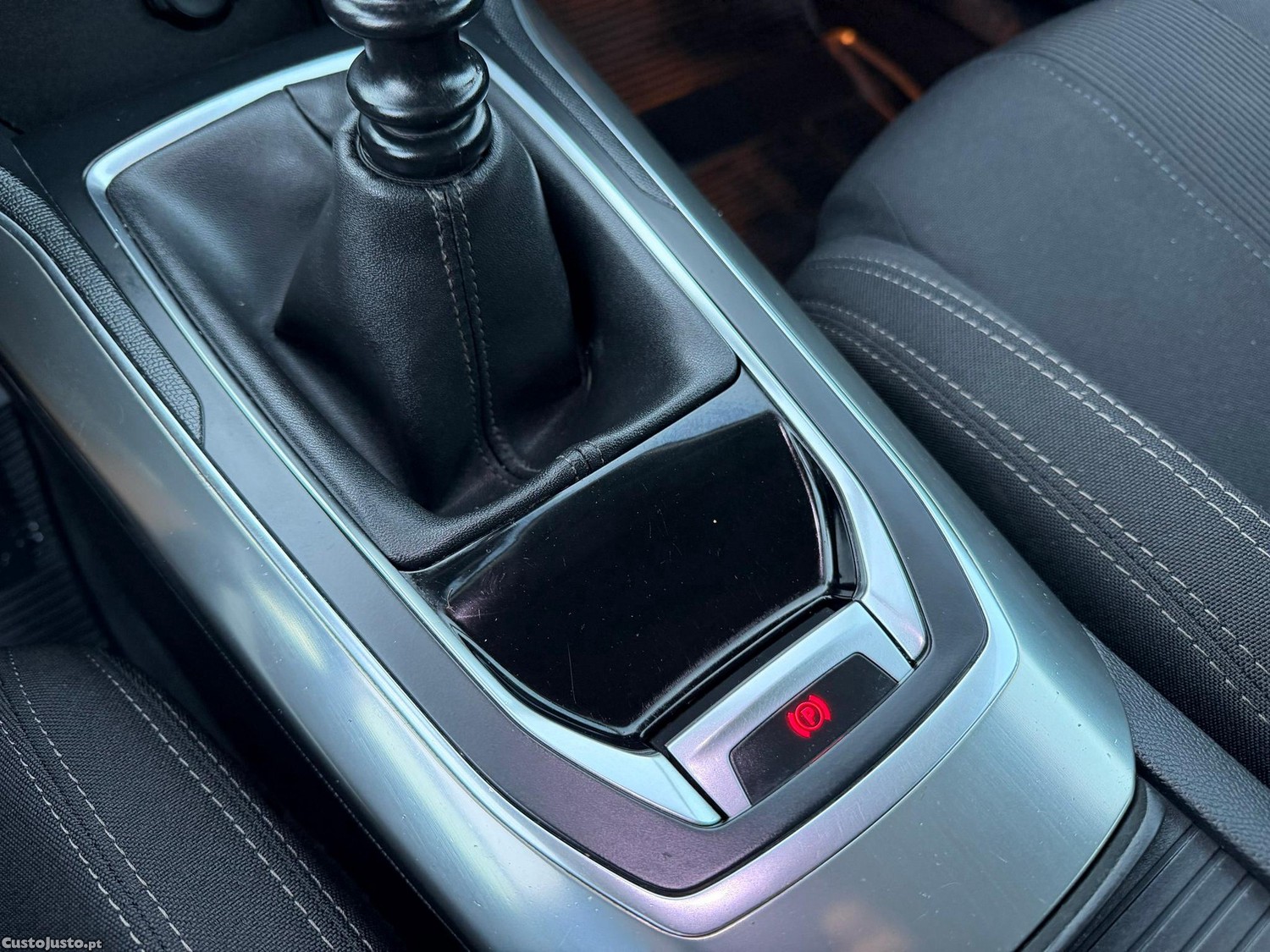 Peugeot 308 1.6 e-HDi Allure — fotografia 13
