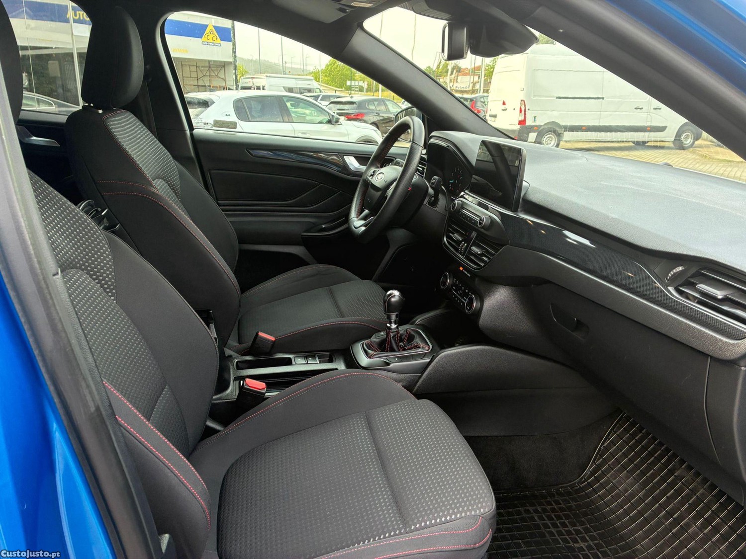 Ford Focus 1.0 EcoBoost Mild-Hybrid ST-Line X — fotografia 13