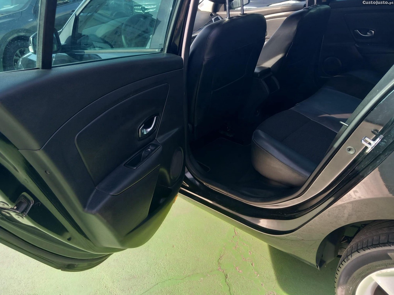 Renault Mégane Sport Tourer 1.5 dCi Confort SS — fotografia 4