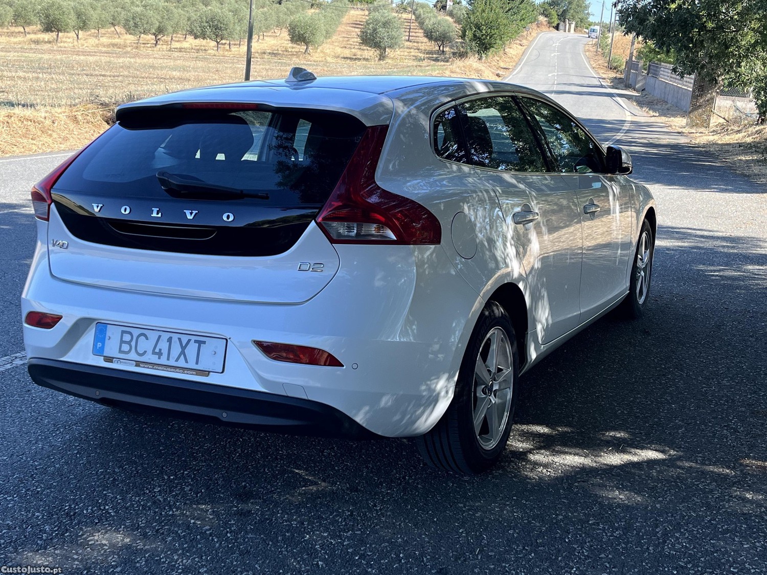 Volvo V40  1.6 ECO MOMENTUM - 14 foto 4
