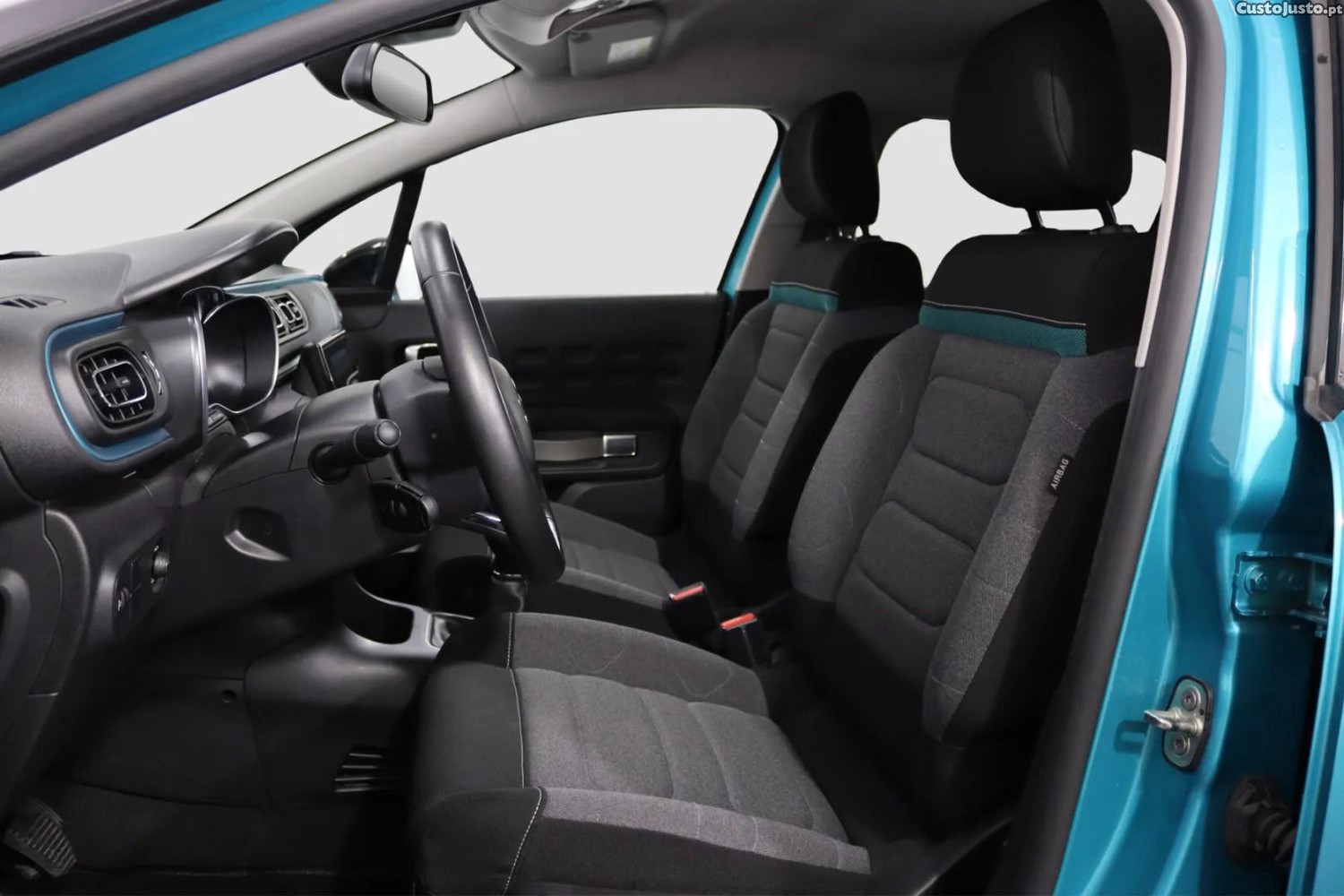 Citroën C3 1.2 PureTech Shine — fotografia 12