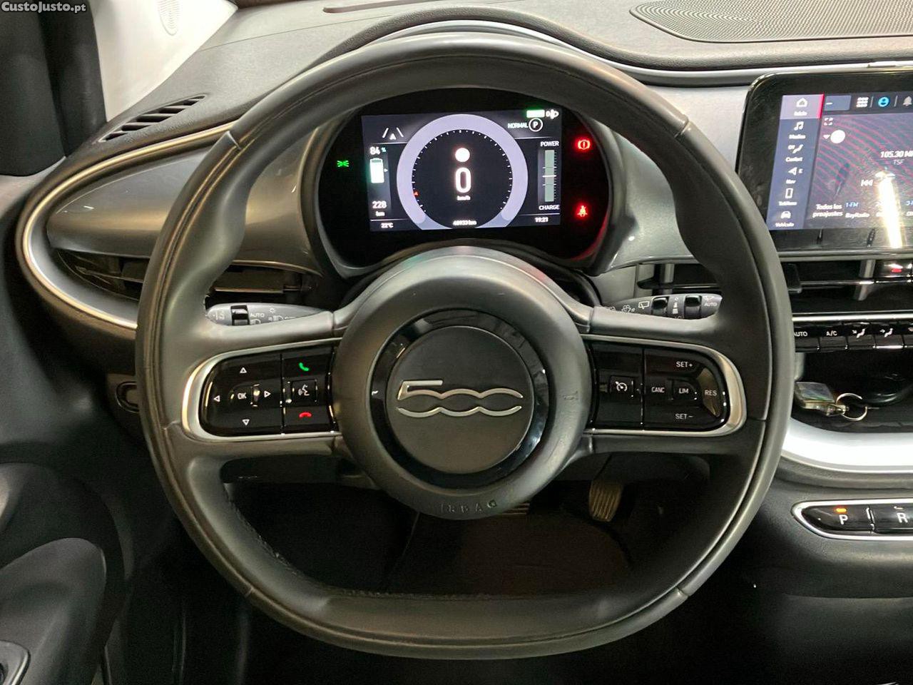 Fiat 500 e Icon Plus 42 KWh — fotografia 12