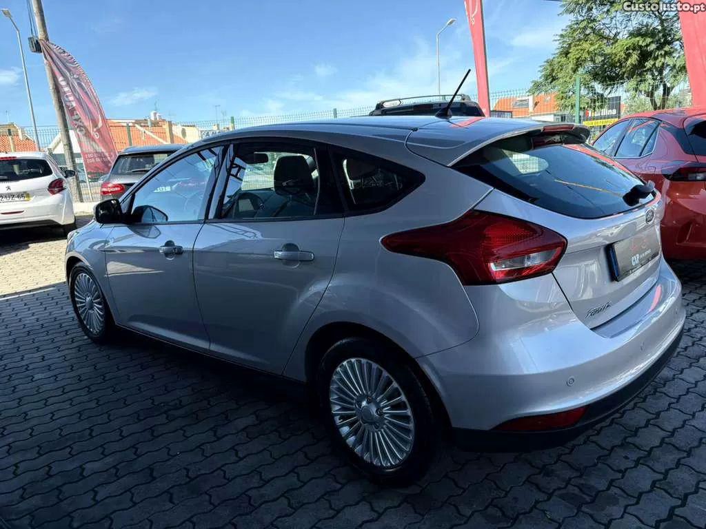 Ford Focus 1.5 ecoblue s&s aut. cool&connect — fotografia 2