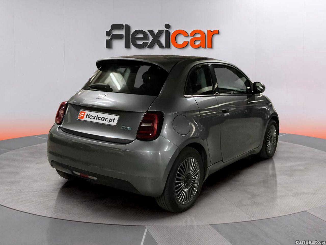 Fiat 500 e Icon Plus 42 KWh — fotografia 19