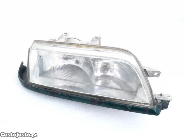 Otica / Farol Dto Renault 19 I Chamade (L53_)