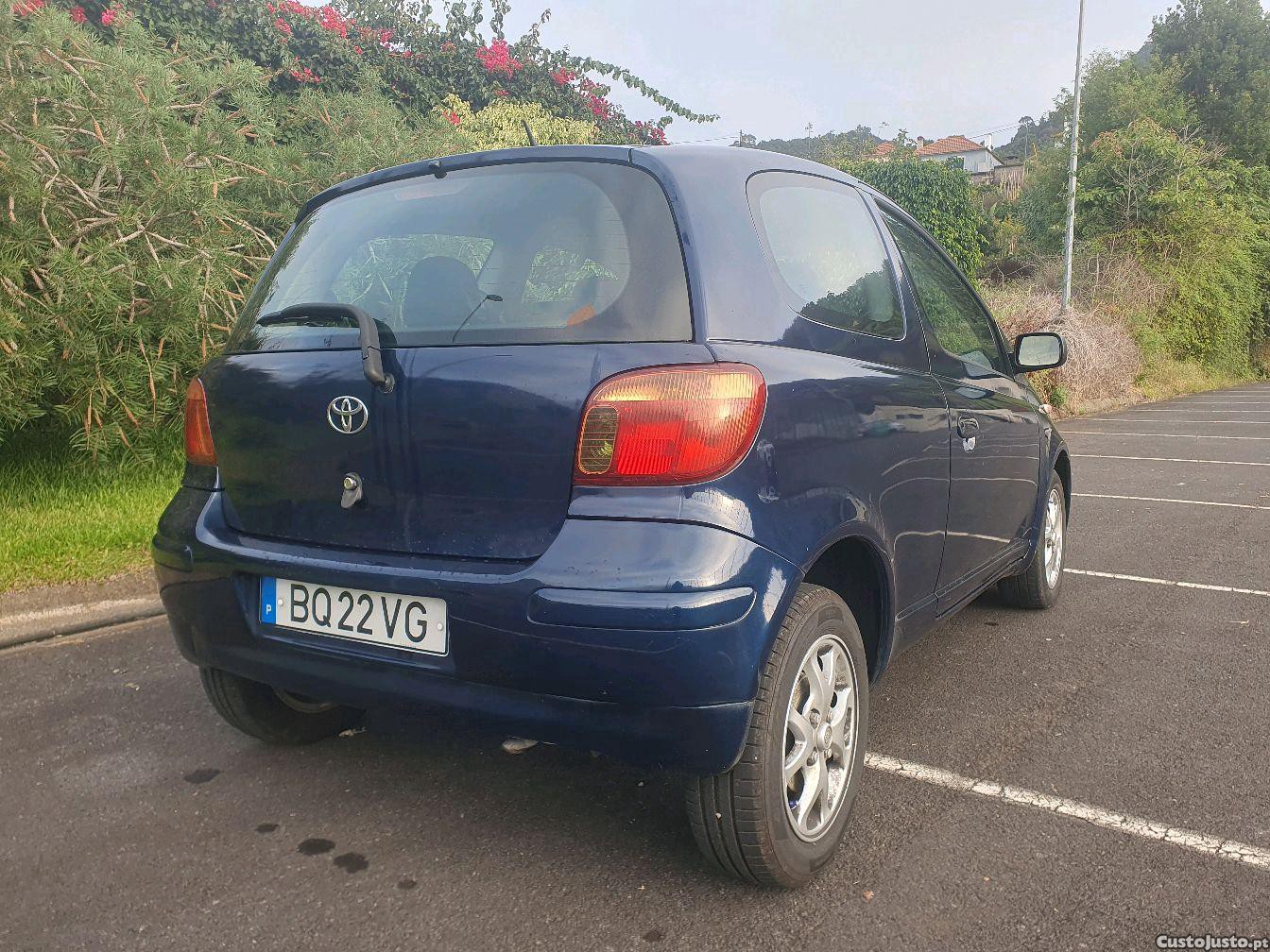 Toyota Yaris 1.3 - 03 foto 2