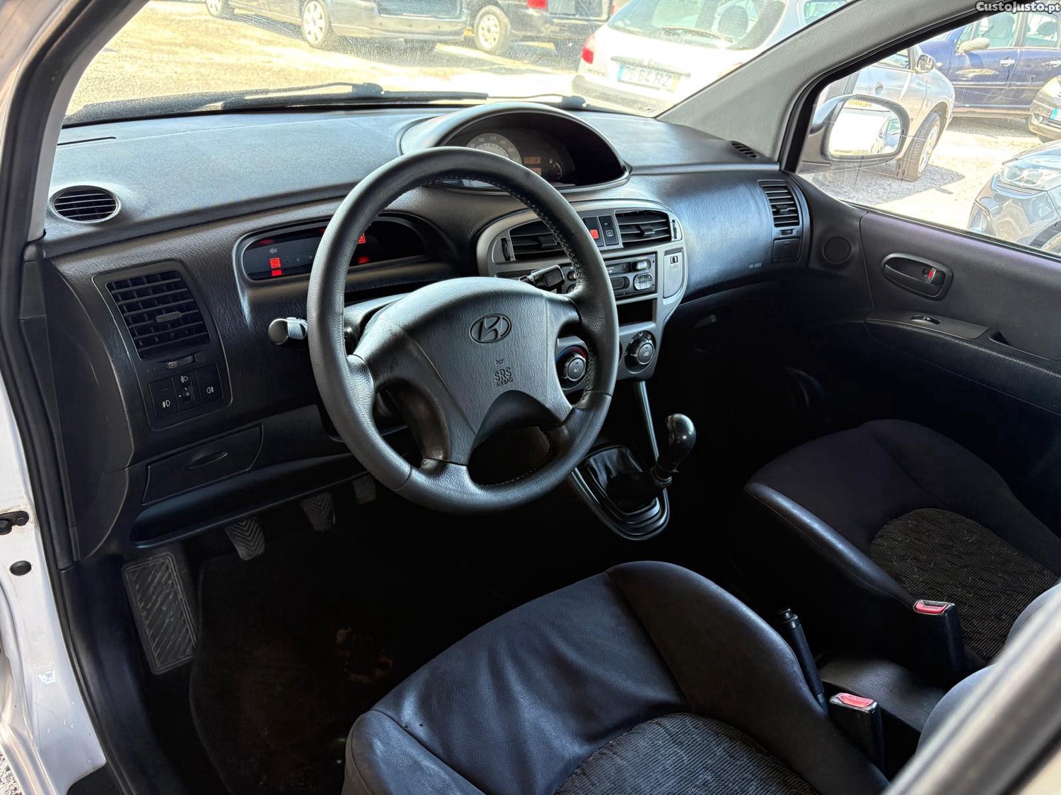 Hyundai Matrix 1.5 CRDi GLS — fotografia 15