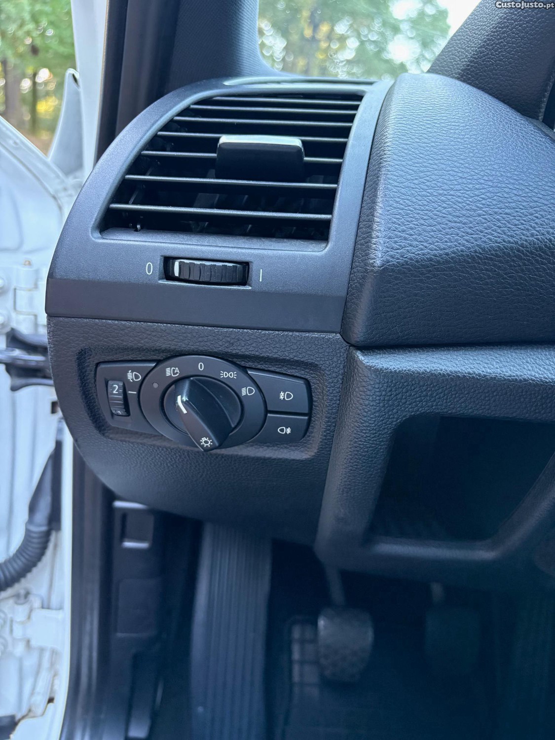 BMW 116 c/GPS 2.0d cv — fotografia 3