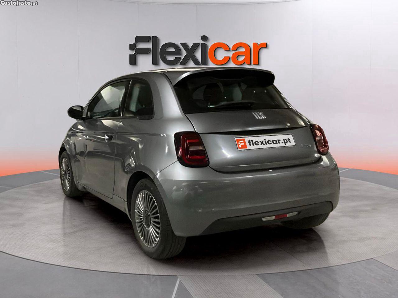Fiat 500 e Icon Plus 42 KWh — fotografia 18