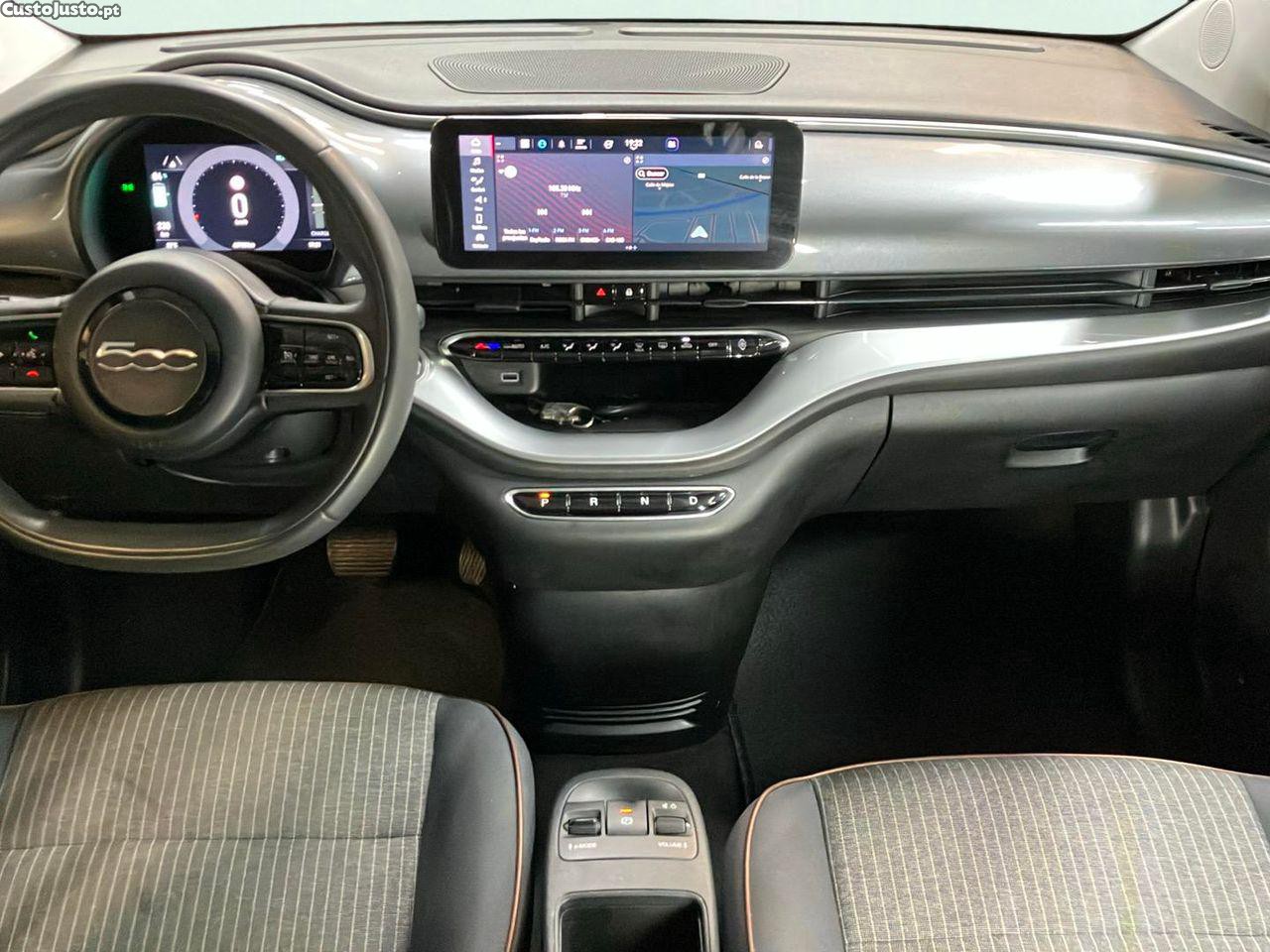 Fiat 500 e Icon Plus 42 KWh — fotografia 11