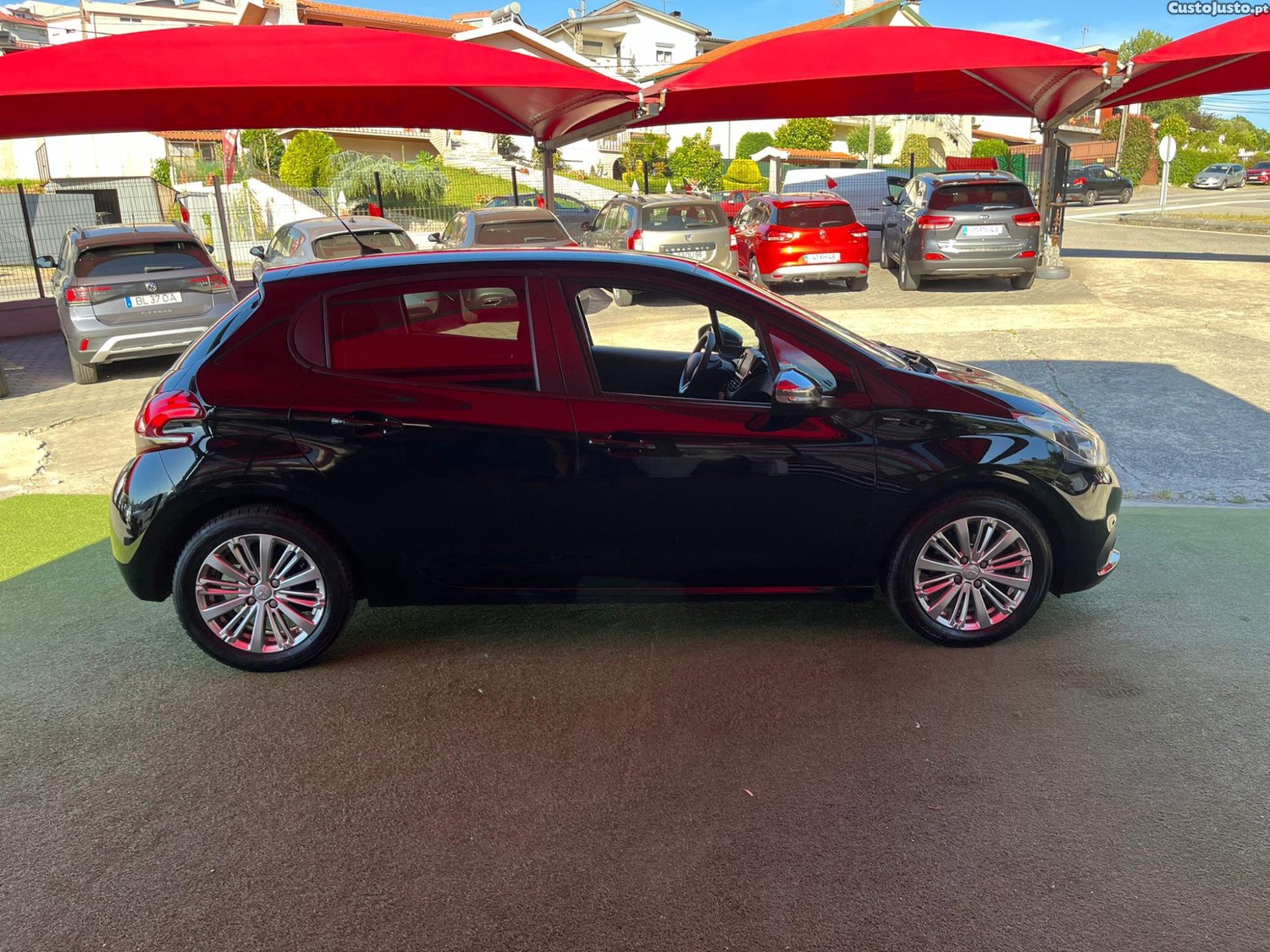 Peugeot 208 1.2 | Full Extras — fotografia 18