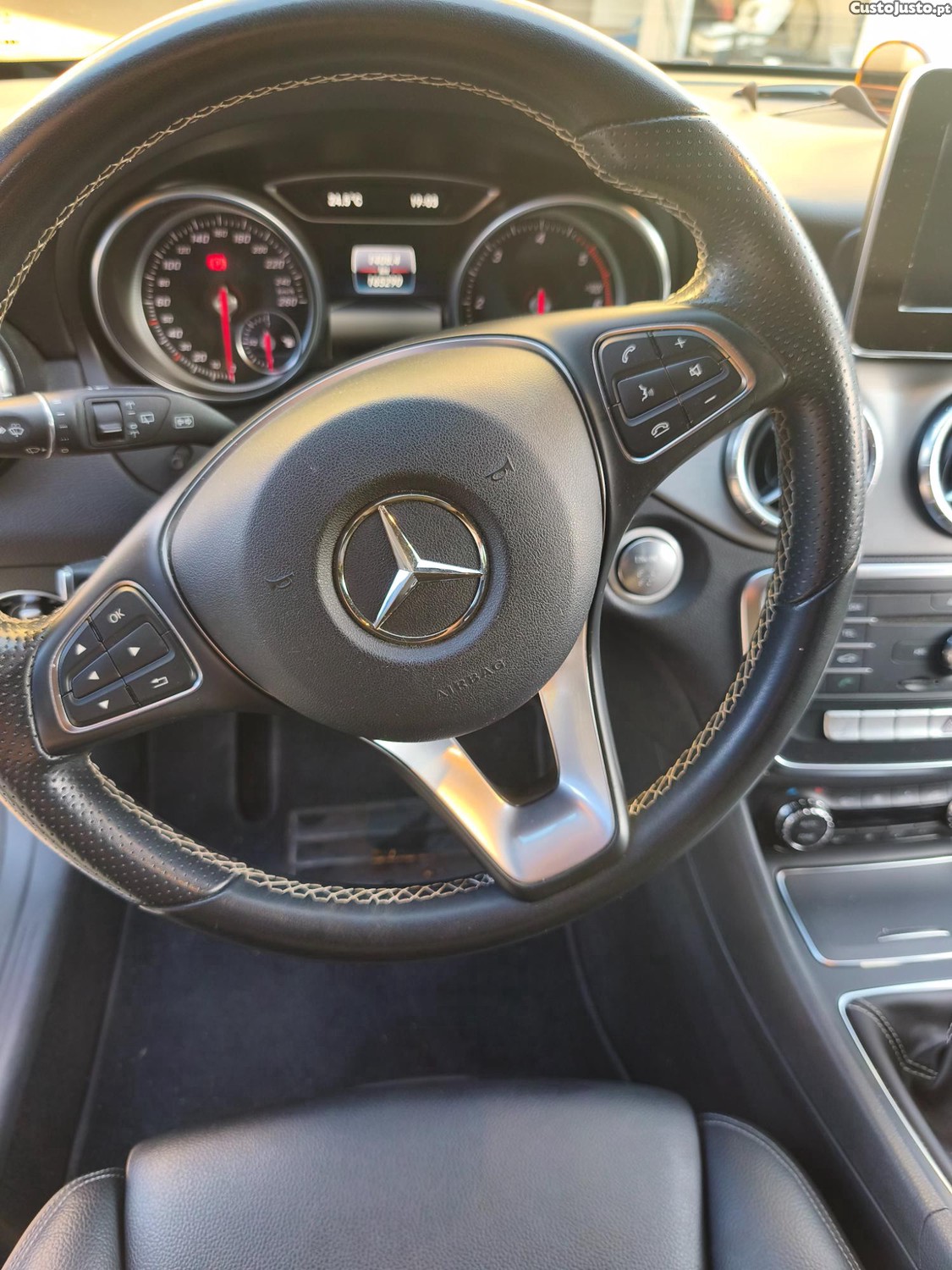 Mercedes-Benz CLA 200 shooting brake - 17 — photo 4