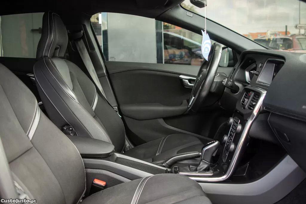 Volvo V40 2.0 d2 inscription geartronic — fotografia 8
