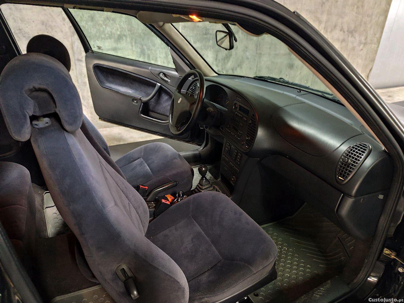 Saab 900 SE Coupe — fotografia 3