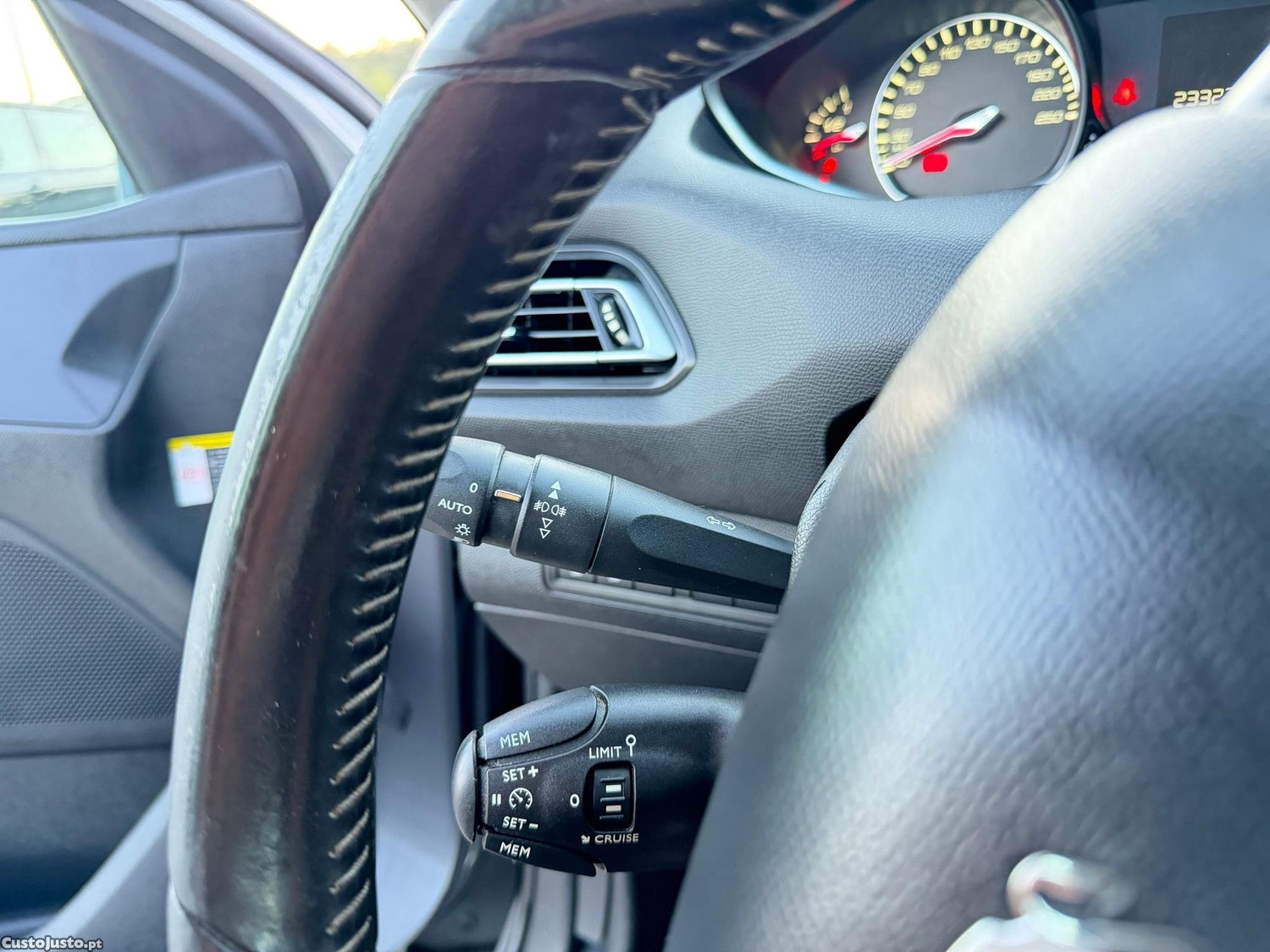 Peugeot 308 1.6 e-HDi Allure — fotografia 10